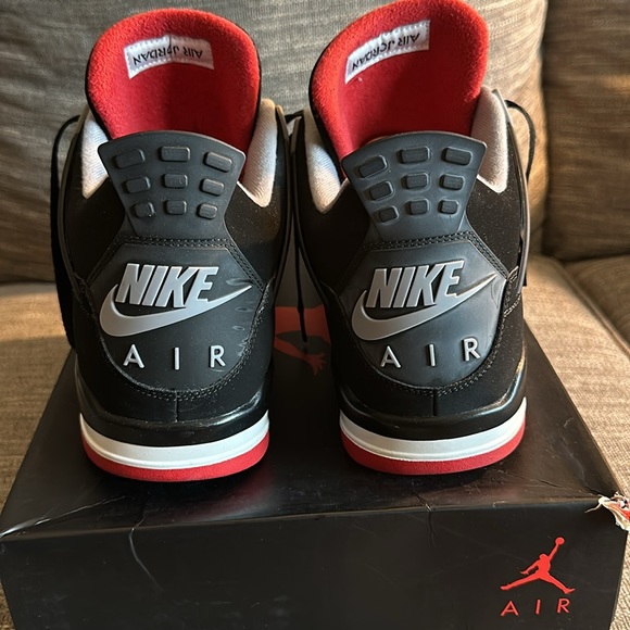 Air Jordan Retro 4 - Picture 3 of 8